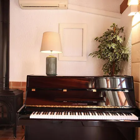 Stylish Two-bedroom Anere * Pollença