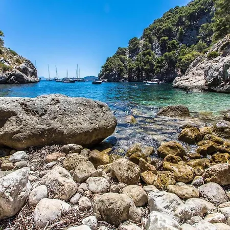 Stylish Two-bedroom Anere Villa