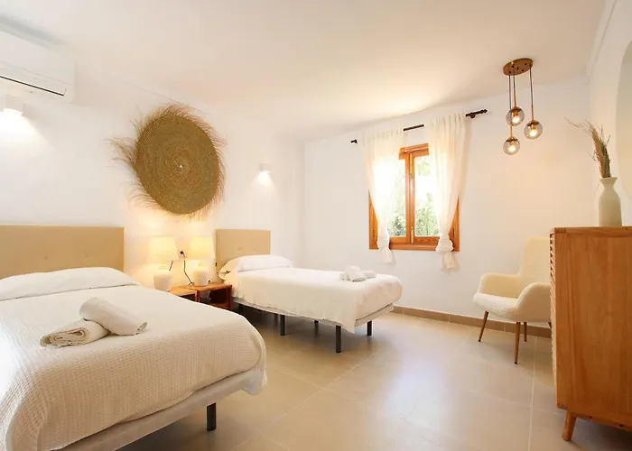 Stylish Two-bedroom Anere Villa *