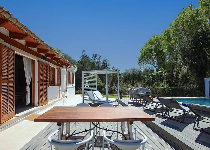 Stylish Two-bedroom Anere Villa *