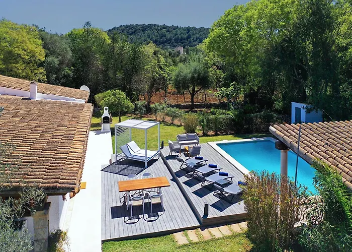 Stylish Two-bedroom Anere Villa *