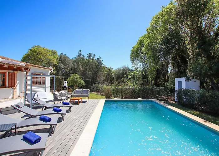 Stylish Two-bedroom Anere * Pollença