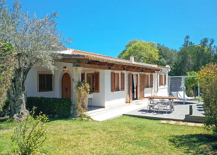 Stylish Two-bedroom Anere Villa