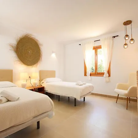 Stylish Two-bedroom Anere Villa *