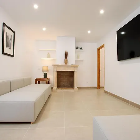 Stylish Two-bedroom Anere *