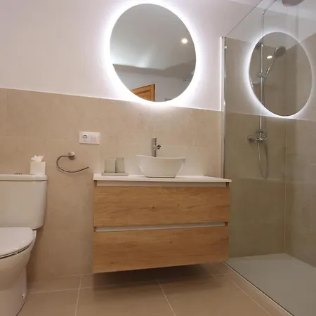 Stylish Two-bedroom Anere