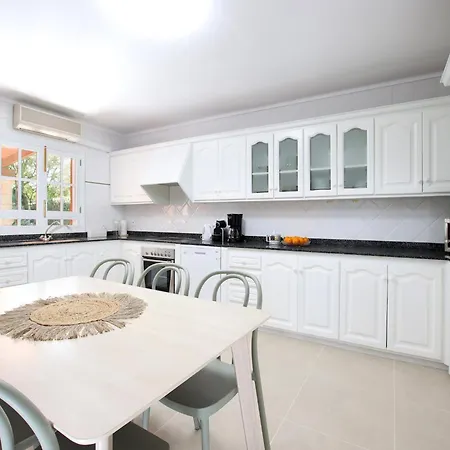 Stylish Two-bedroom Anere Villa *