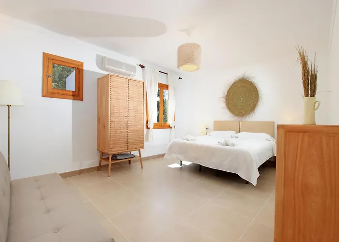 Stylish Two-bedroom Anere ヴィラ ポレンサ