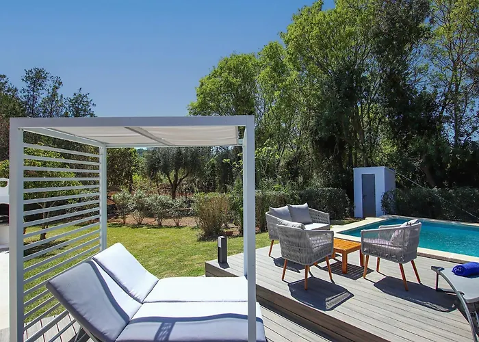 Stylish Two-bedroom Anere